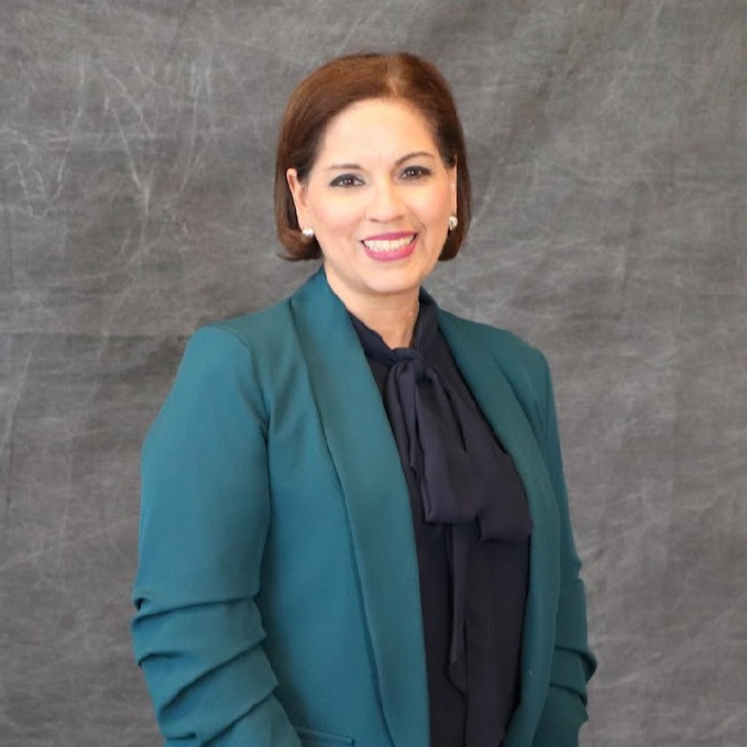 Erika Ramirez, Principal