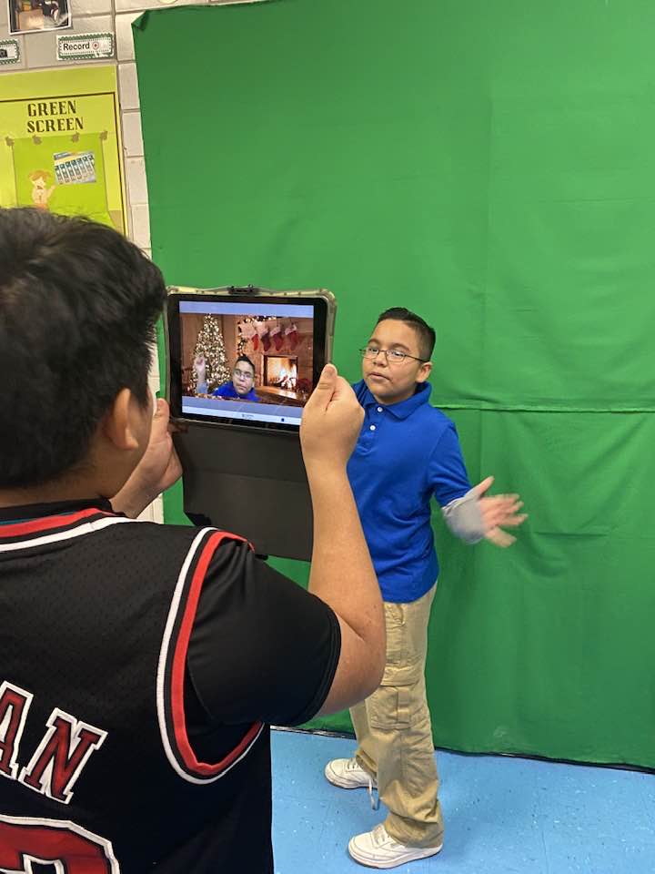 Computer Science week fun with 5th Grade! Virtual Reality, 3D doodle fun, and coding winter fun