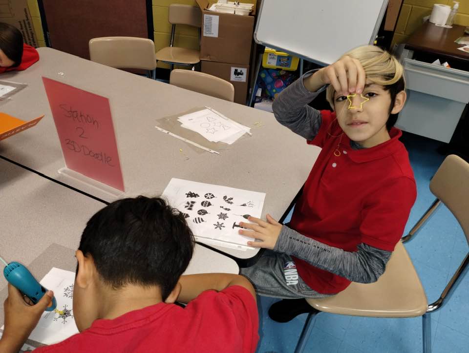 Computer Science week fun with 5th Grade! Virtual Reality, 3D doodle fun, and coding winter fun