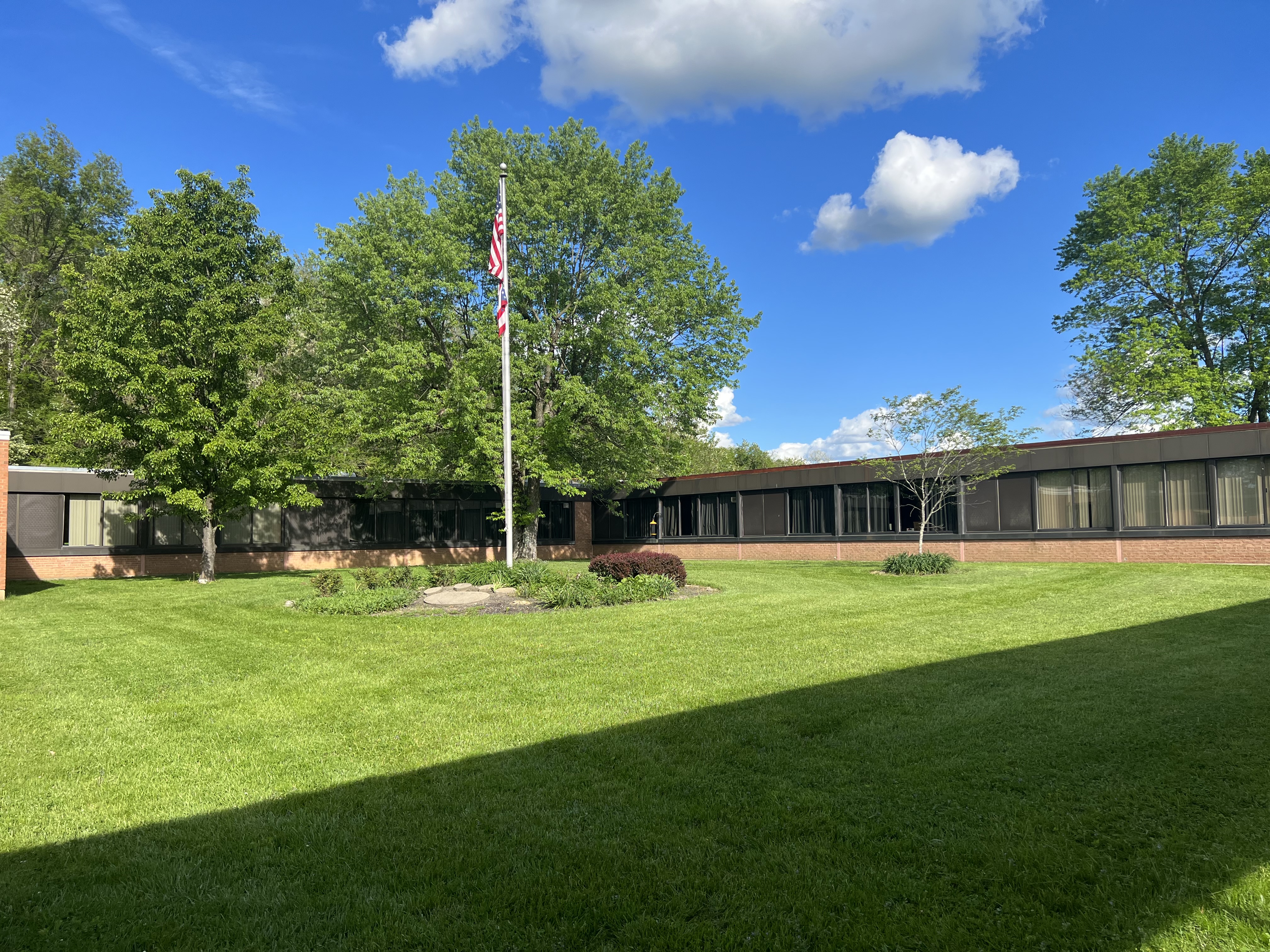 Batavia Middle School outside picture