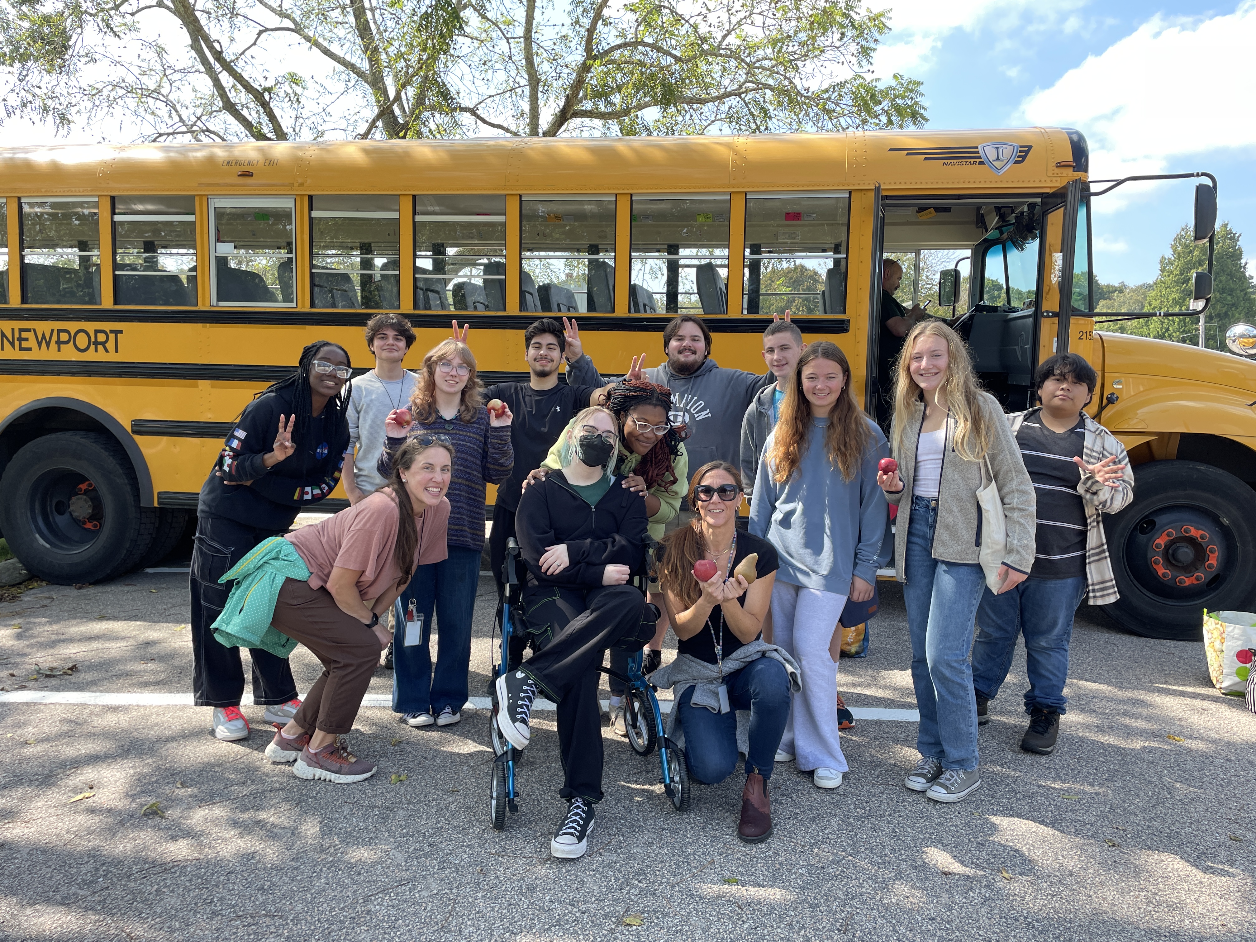 Field trip to URI East Farm for apple picking