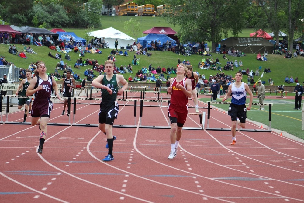 Hunter in 300 M Hurdle Prelims