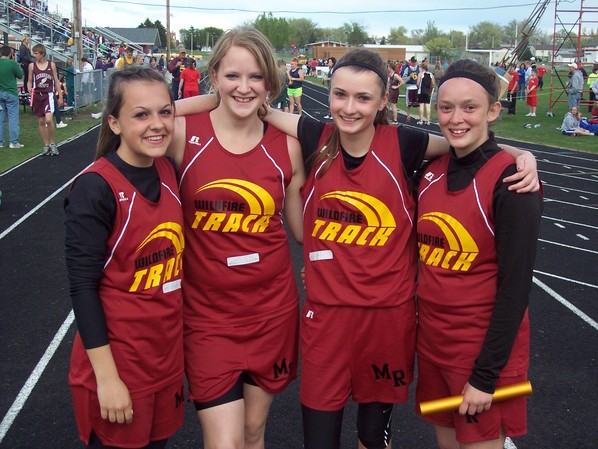 Congratulations to the 8th Grade 400 M Relay Team!