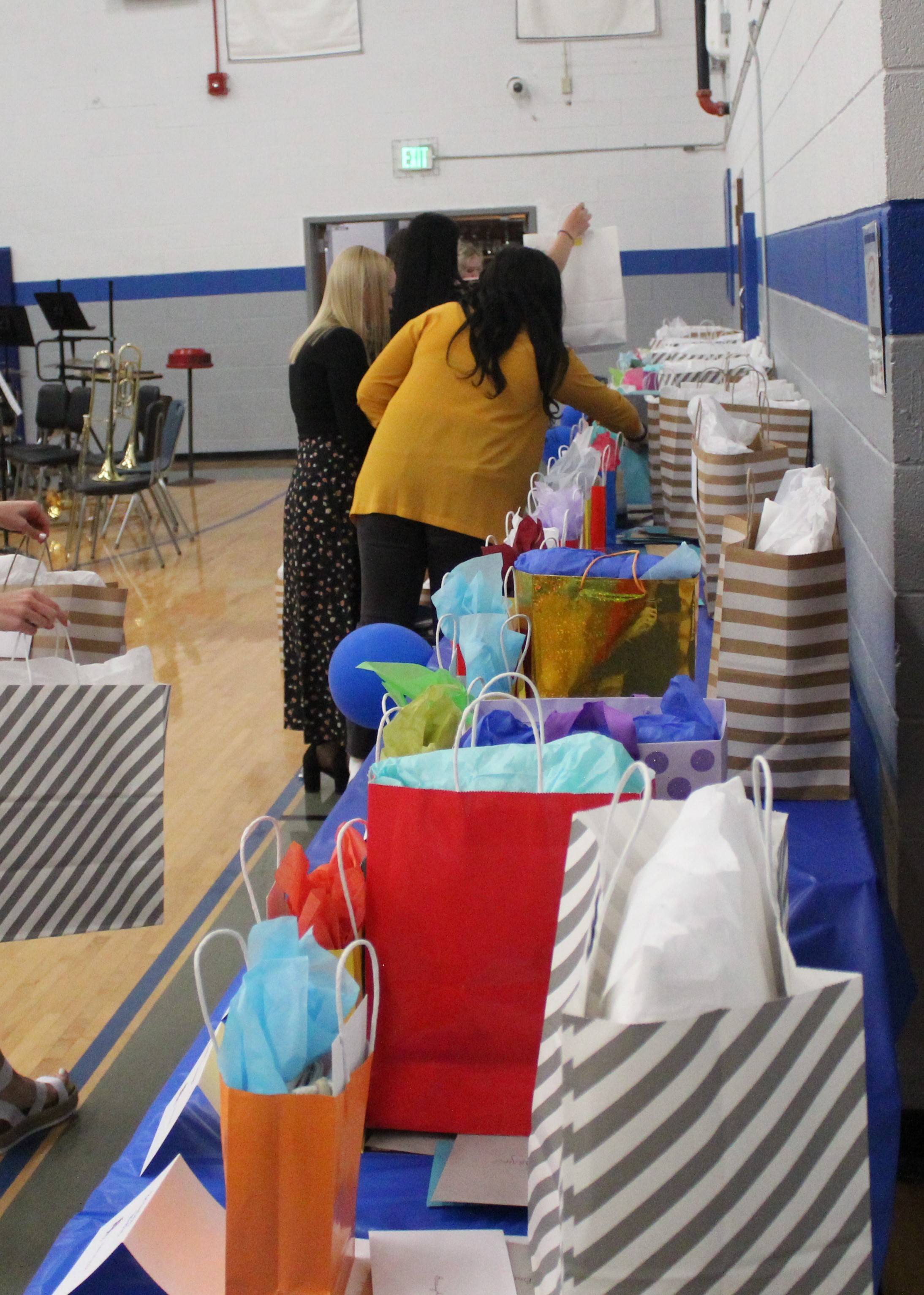 gift table