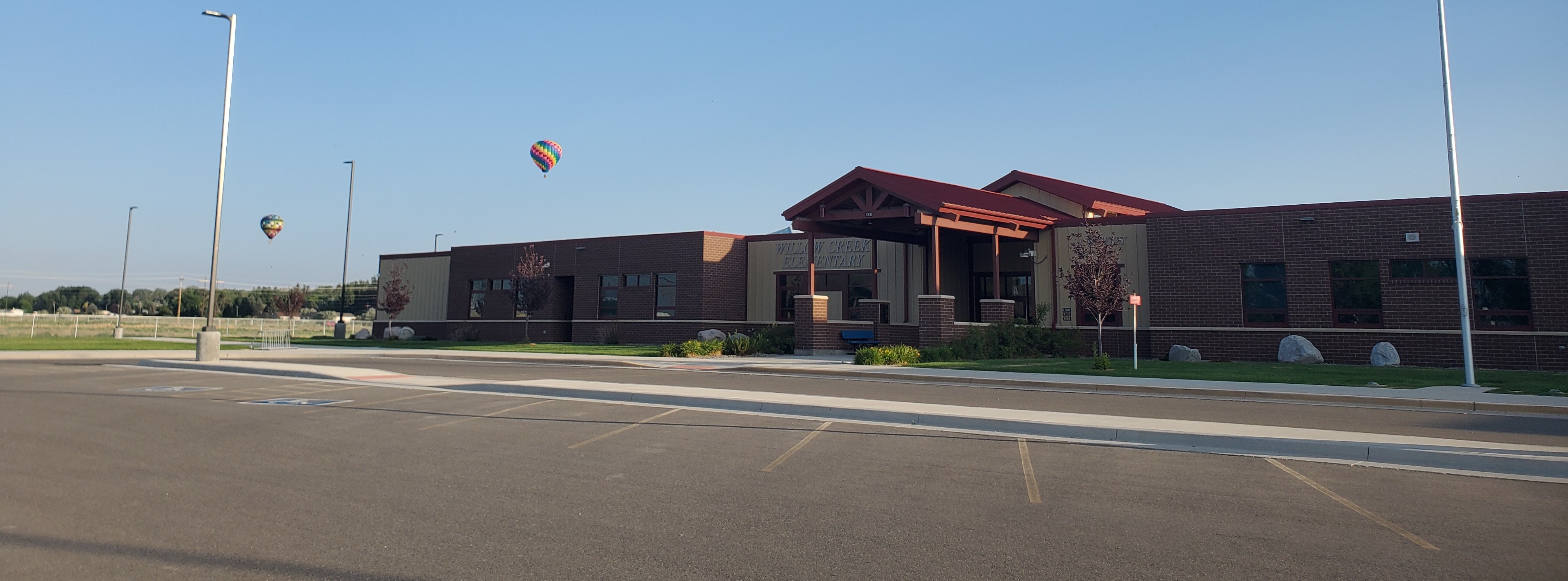 Building with hot air balloons