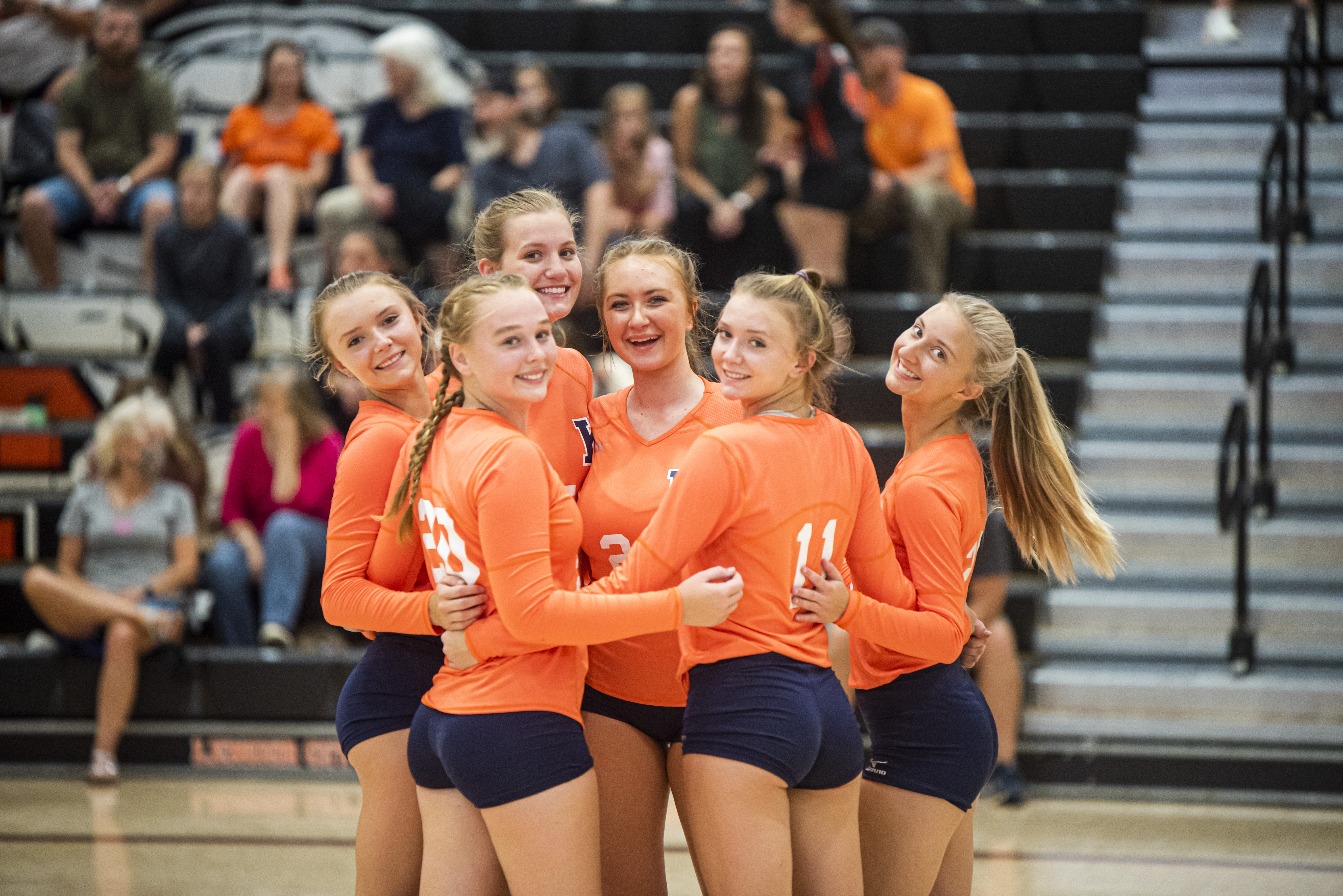 volleyball girls huddle