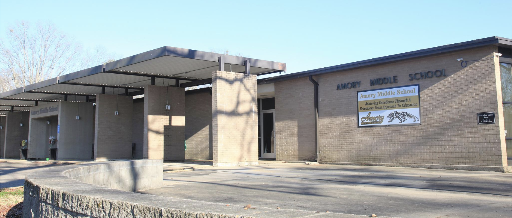 Amory Middle School Entrance