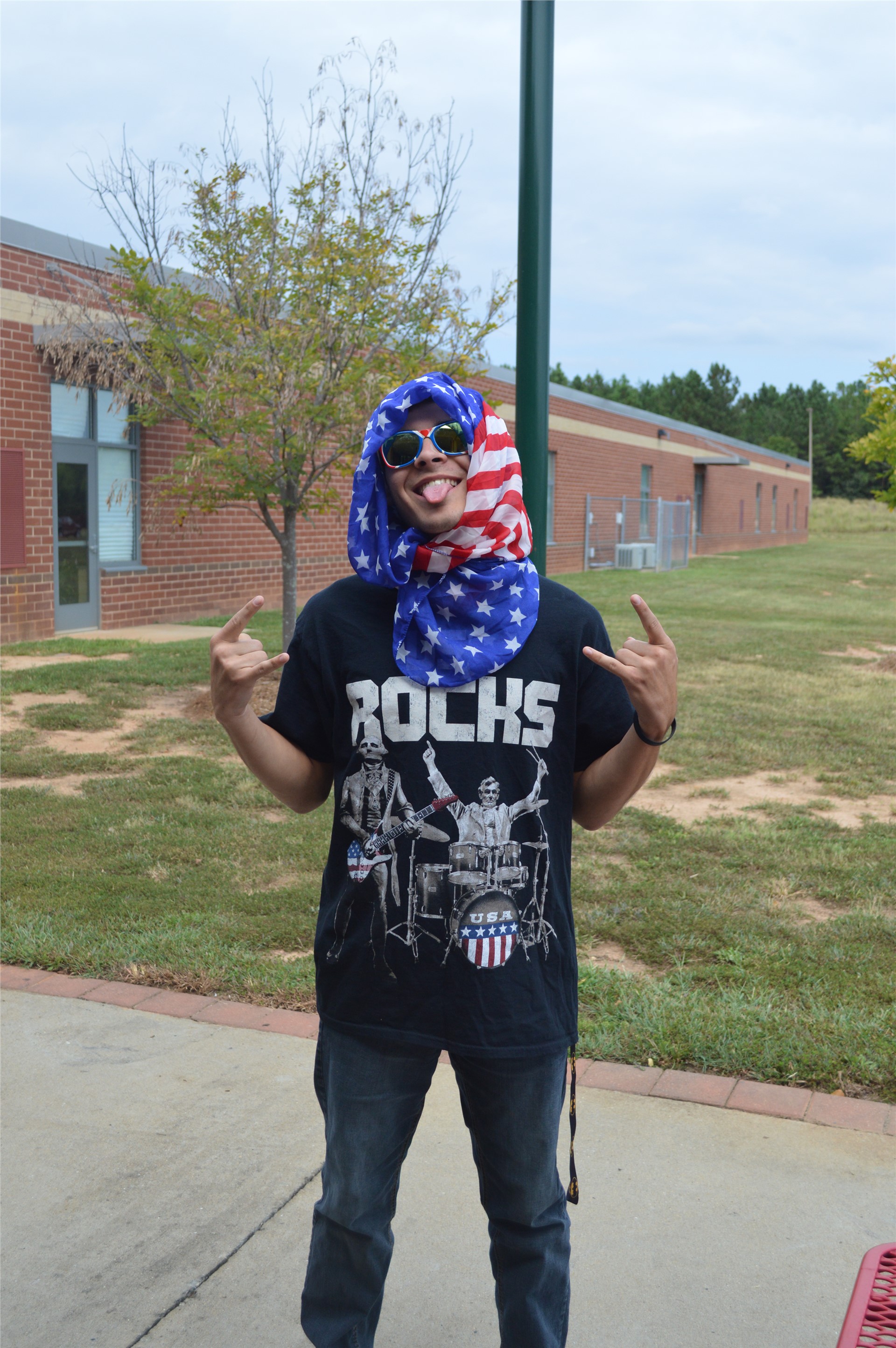 HOMECOMING WEEK RED,WHITE AND BLUE MONDAY