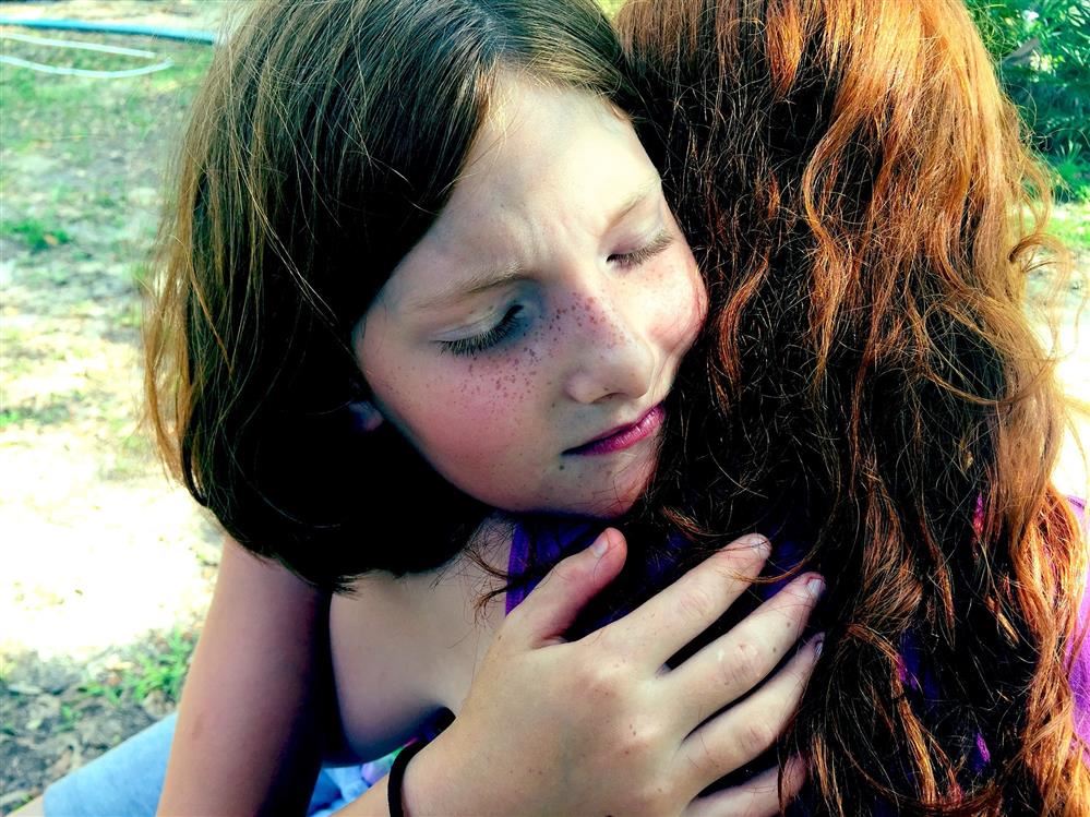 hug-1315552_1920.jpg