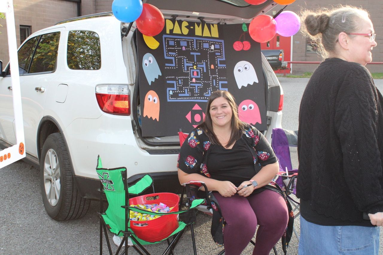 Trunk or treat trunk