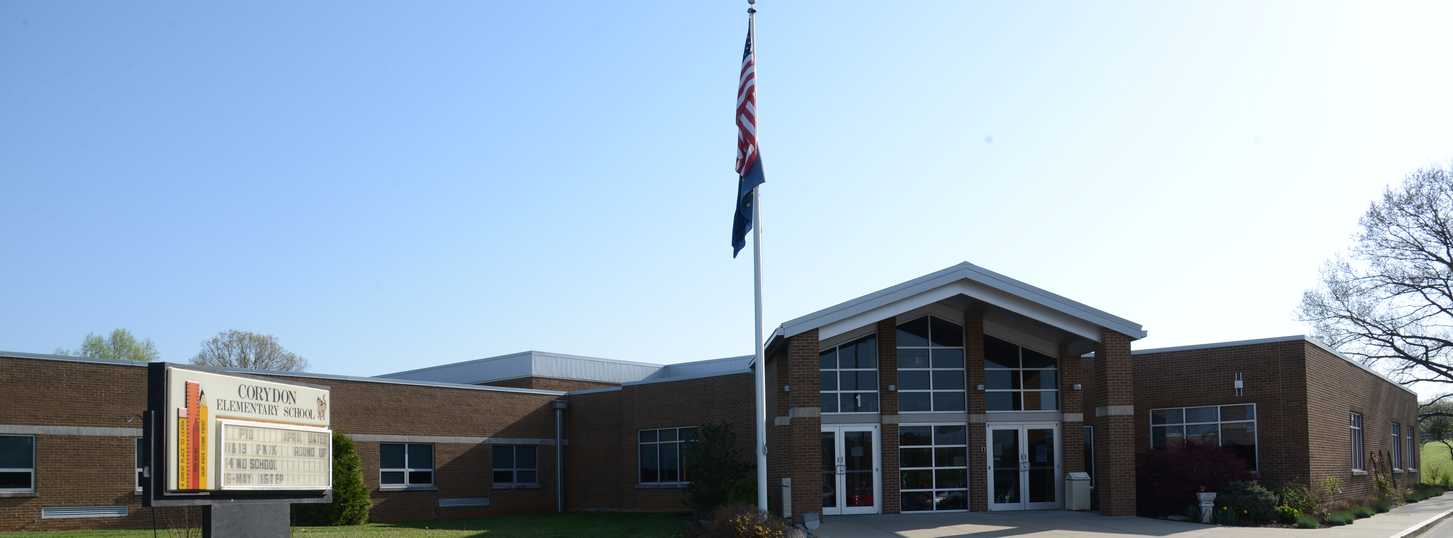 picture of the front of the Corydon Elementary School building
