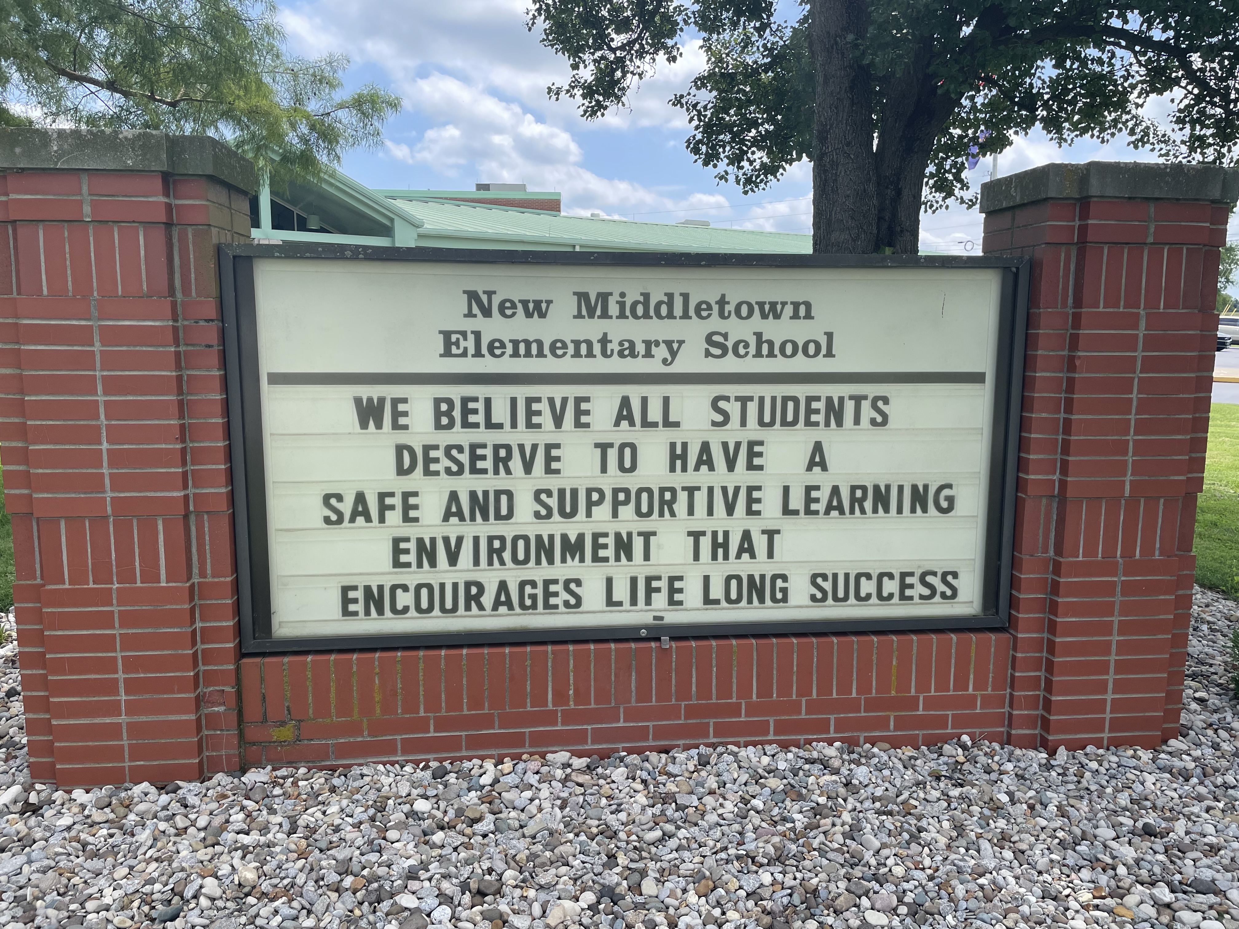 New Middletown Elementary School marquee