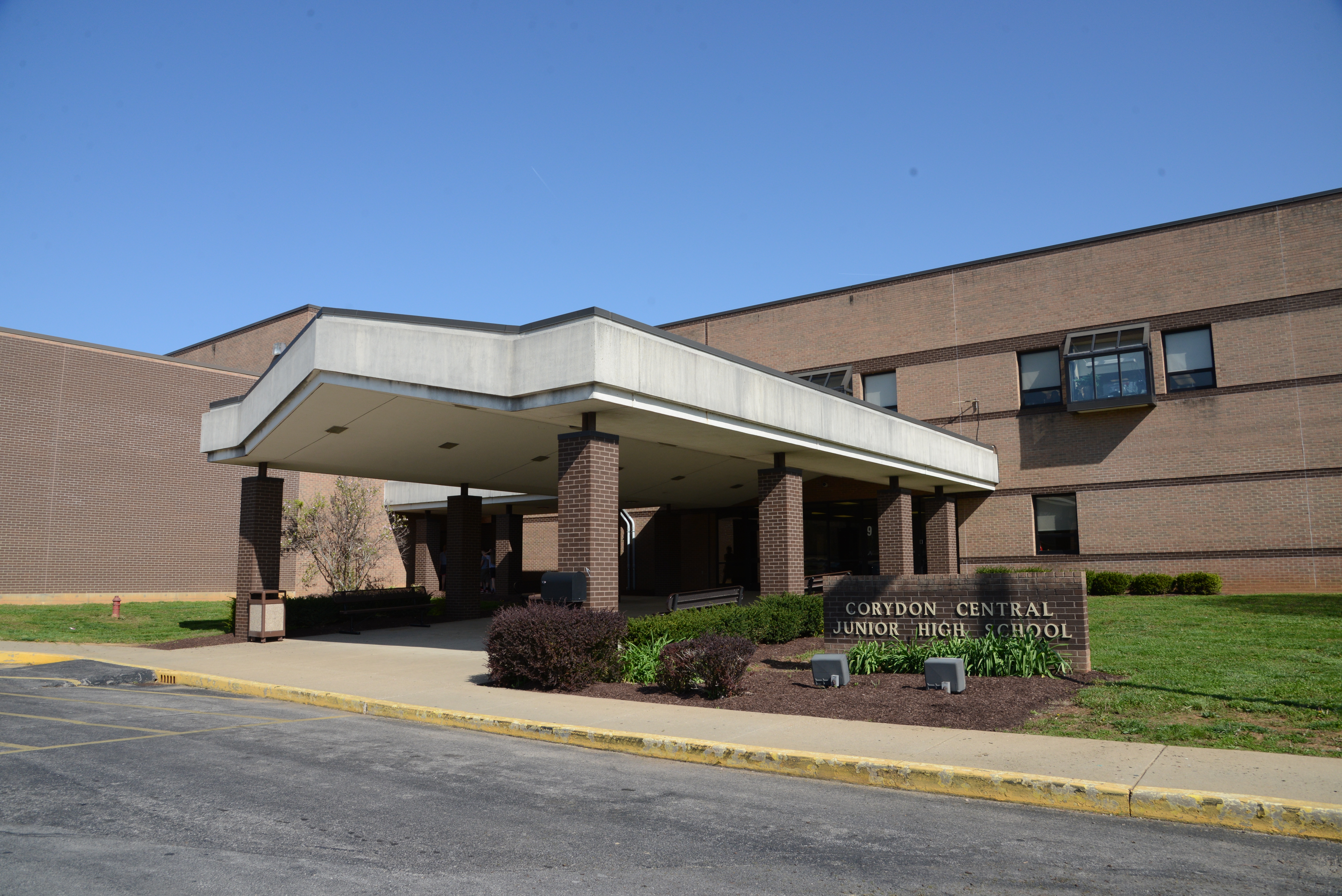 picture of the main entrance to Corydon Central Junior High School