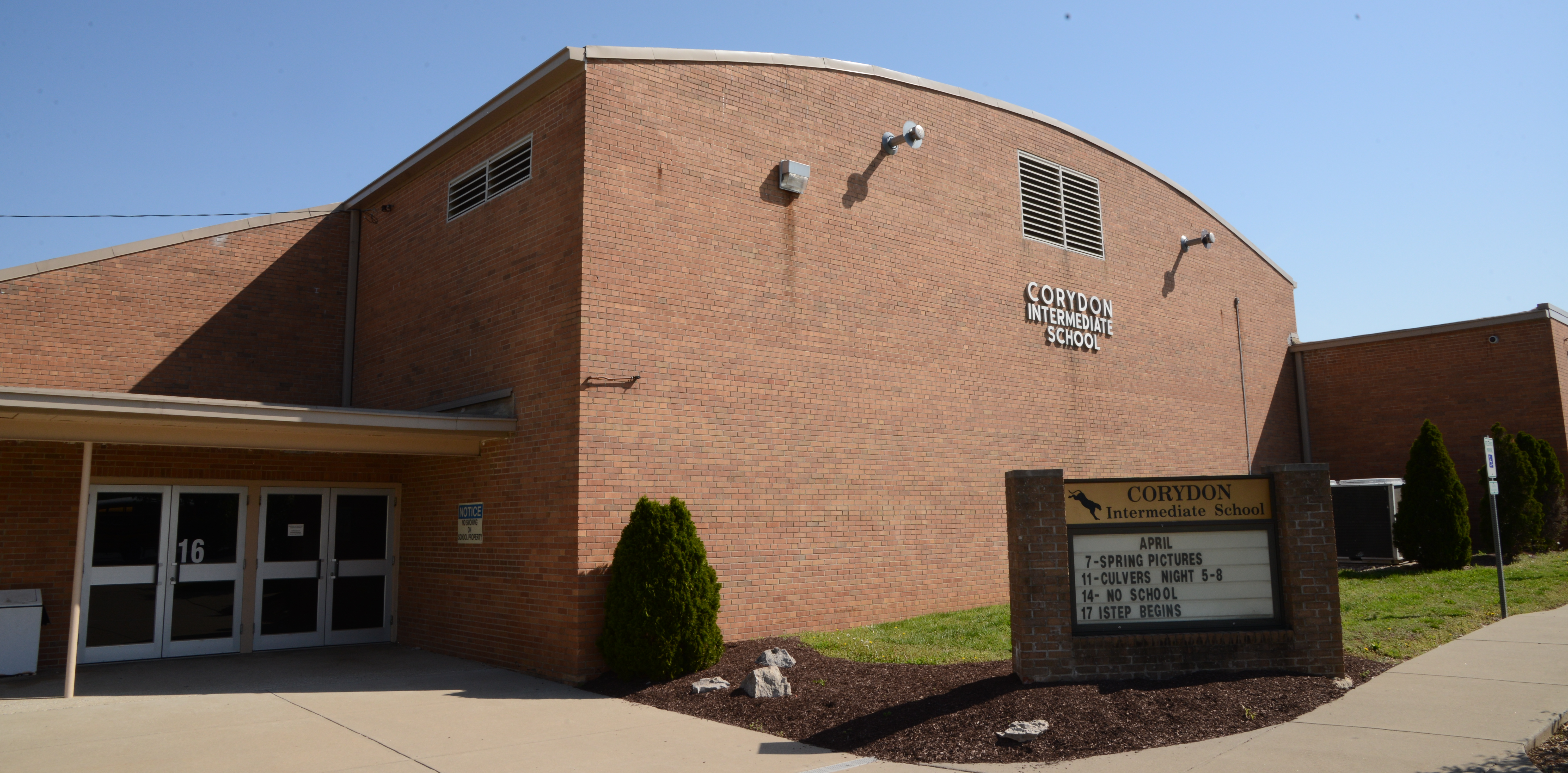 picture of the side of Corydon Intermediate School building