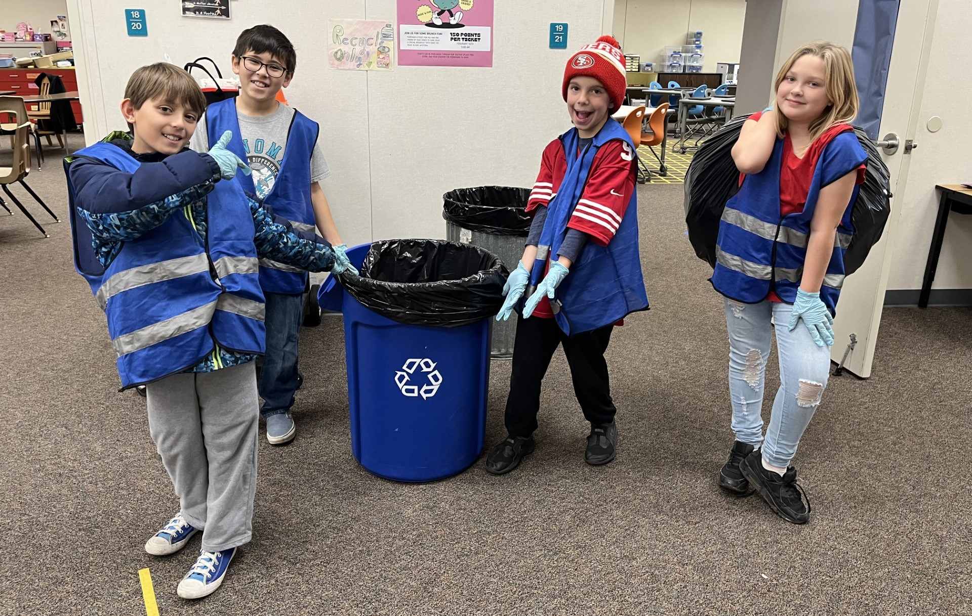 sonoma students collecting recycling