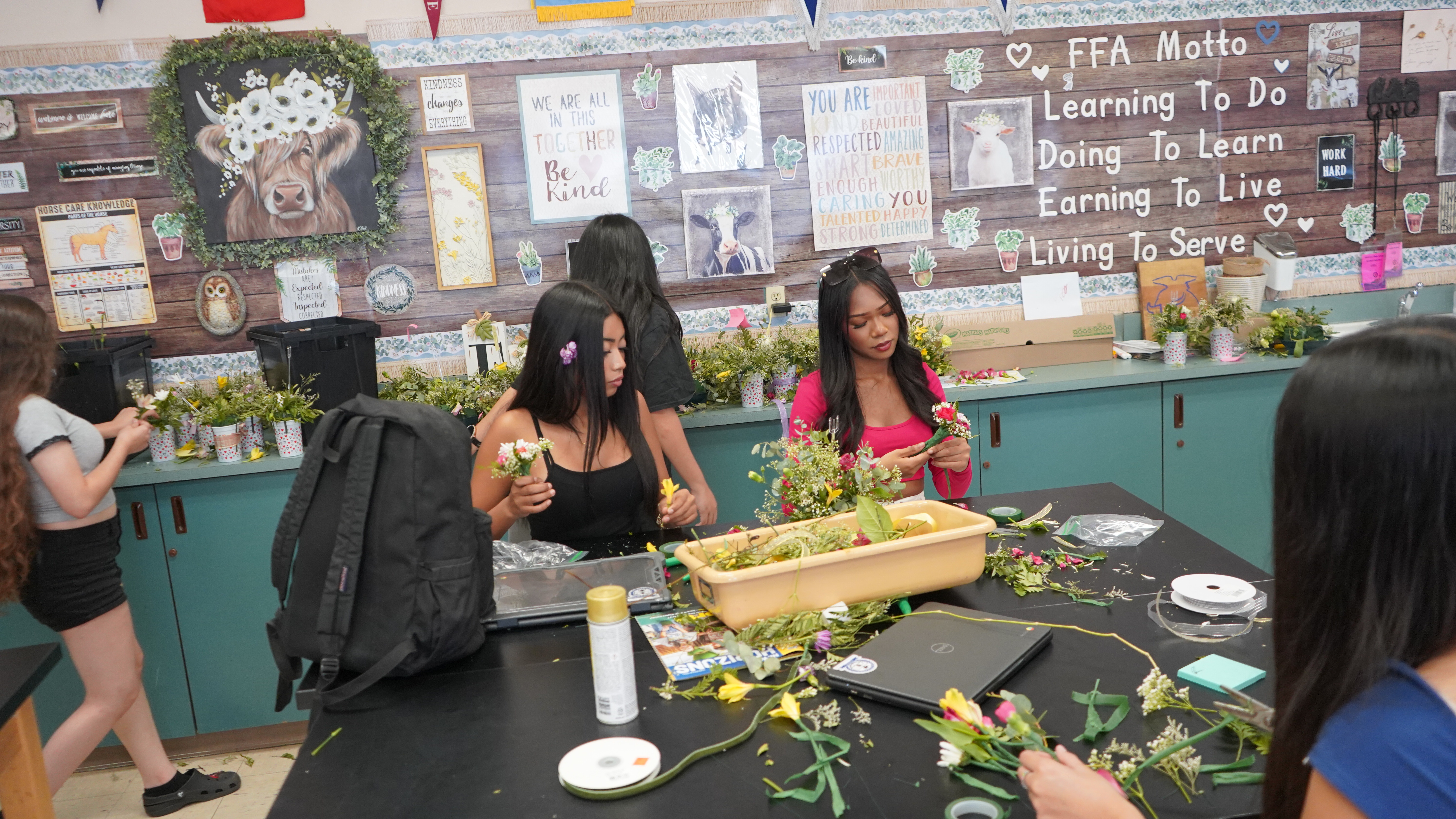 floral-students