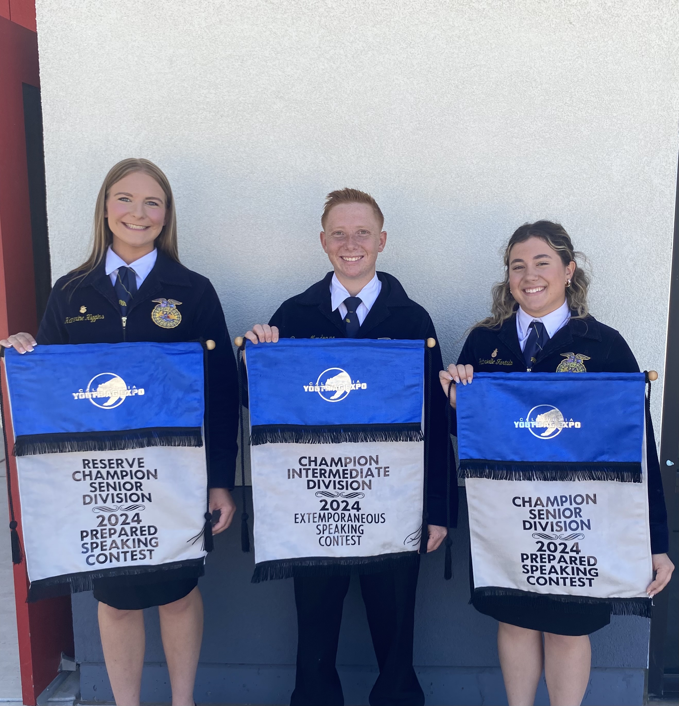 students win speaking contest