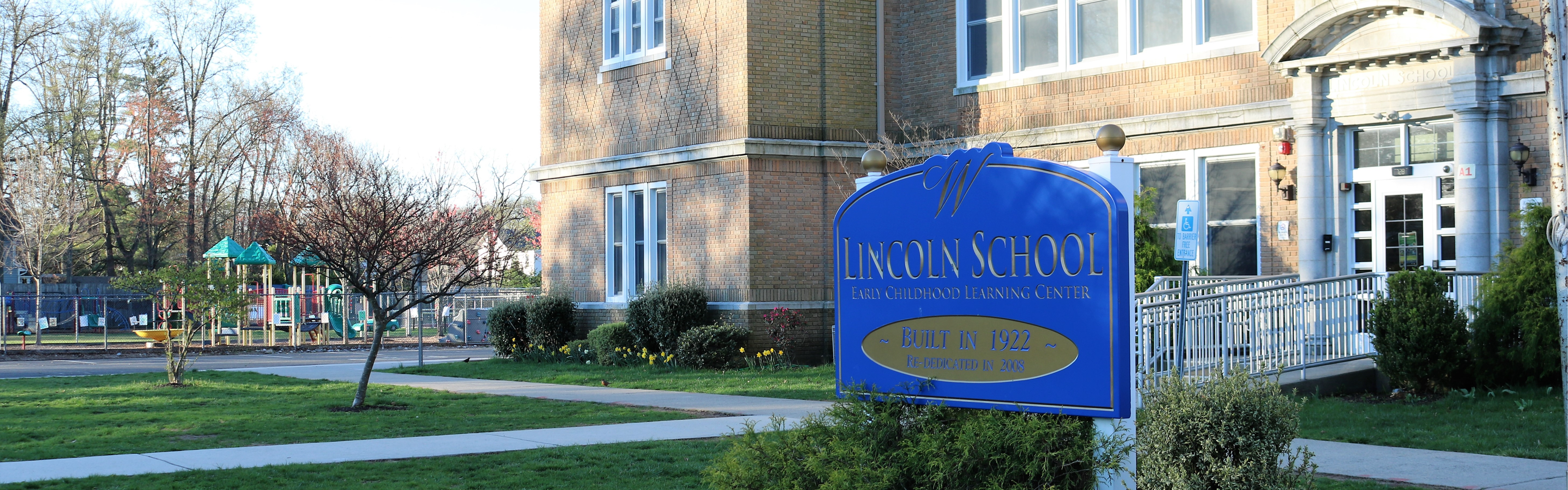 Exterior photo of Lincoln Early Childhood Center