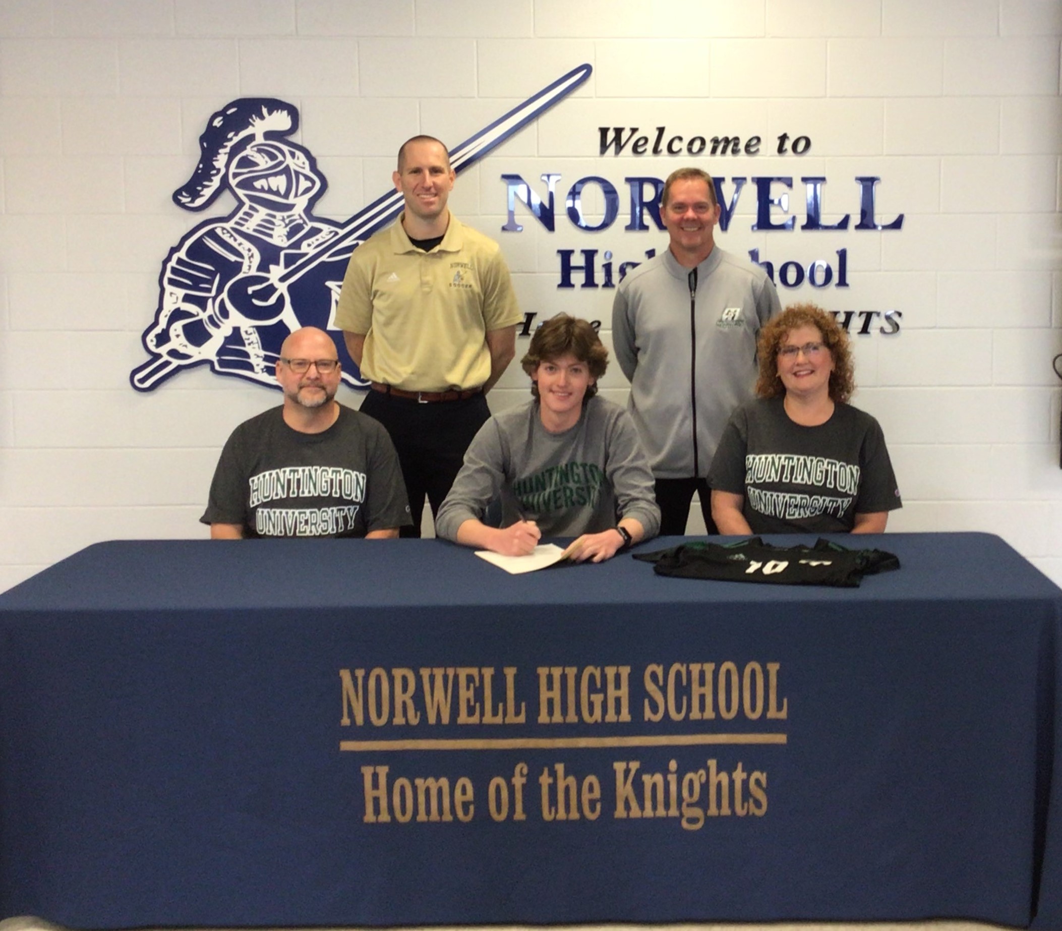 Klitz Signs with Huntington University