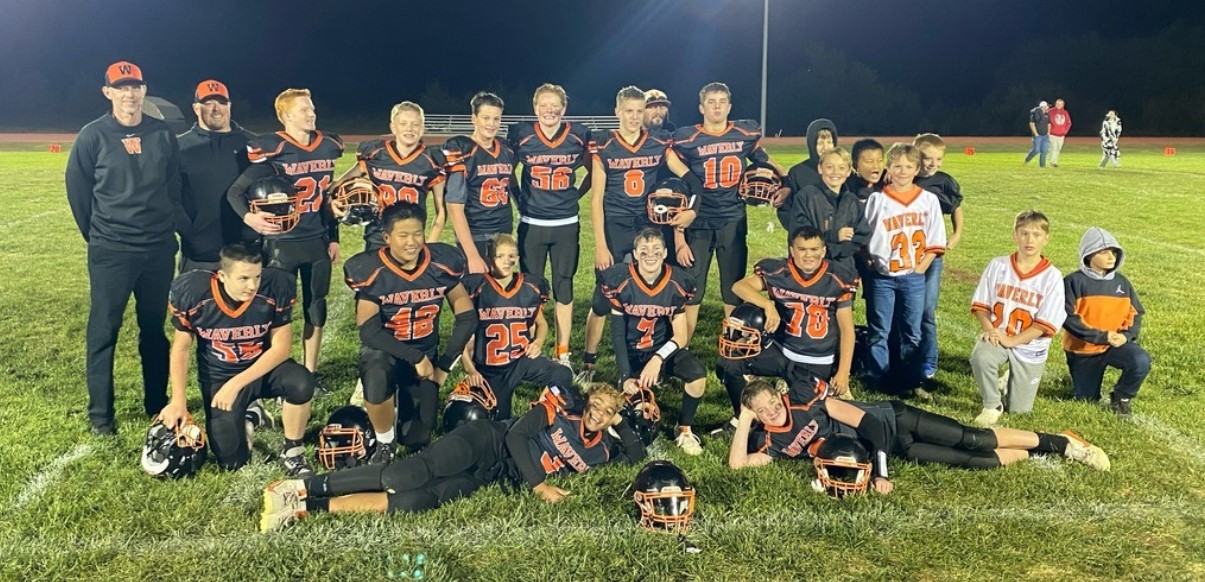 Picture of the undefeated Junior High Waverly Football team.