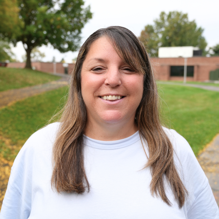 Lisa Frosolone Headshot
