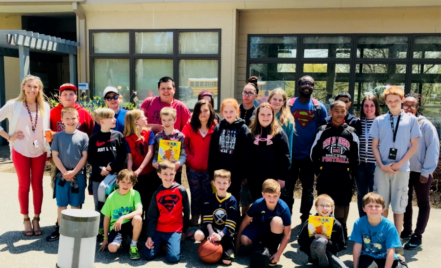 Elementary student group photo Service Project