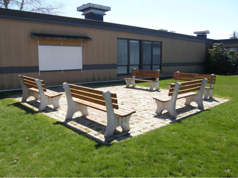Middle School Courtyard with outdoor seating
