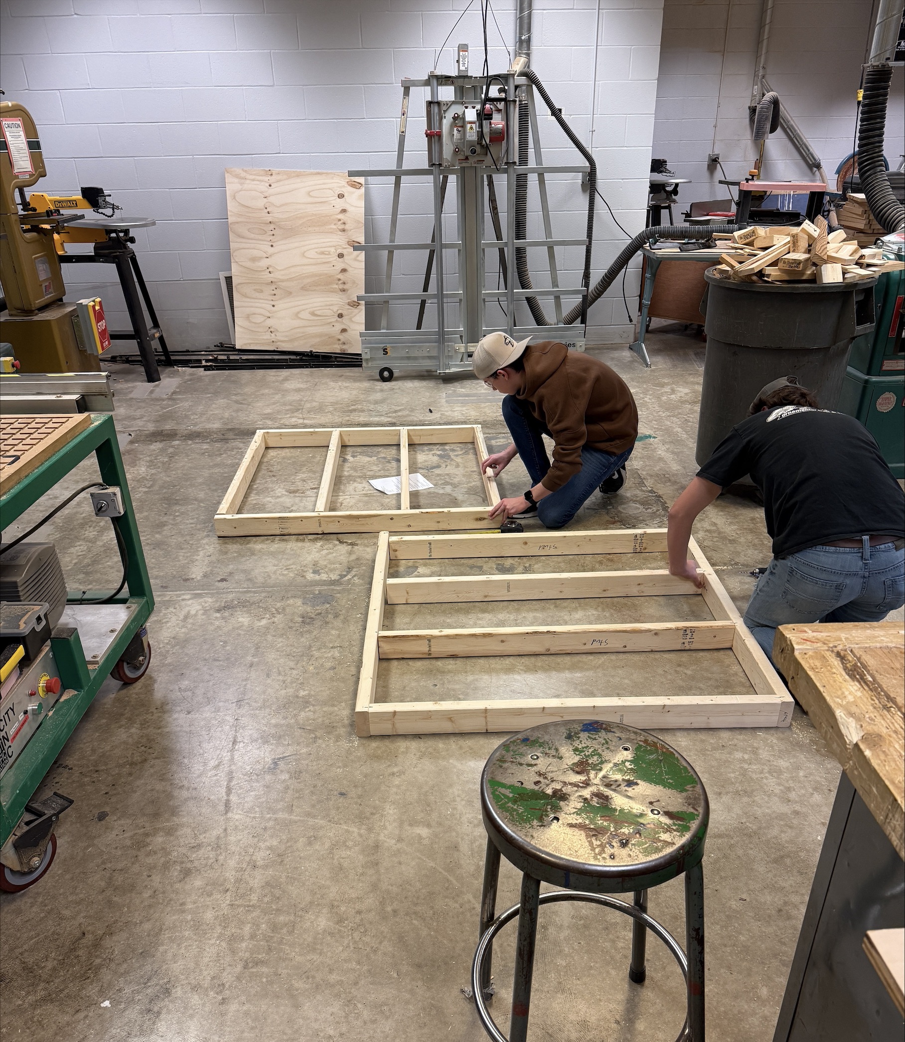 students in framing class