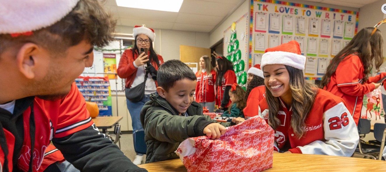 students in red and white