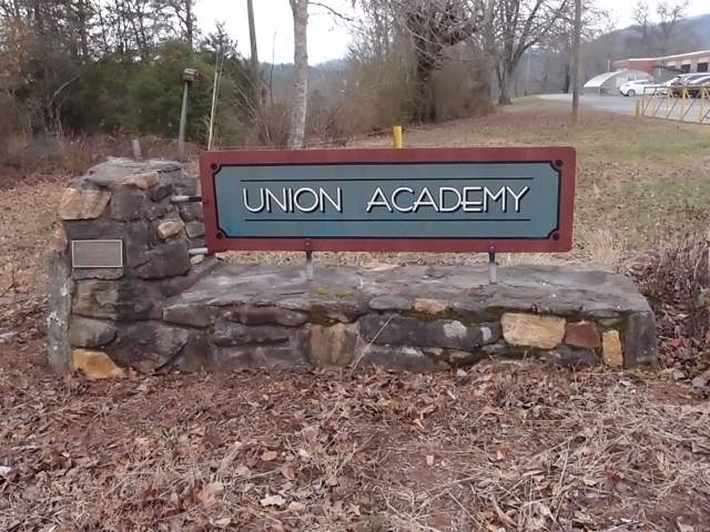 Picture of Union academy sign at entrance of school