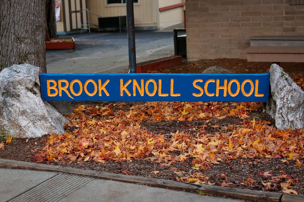 Brook knoll school sign