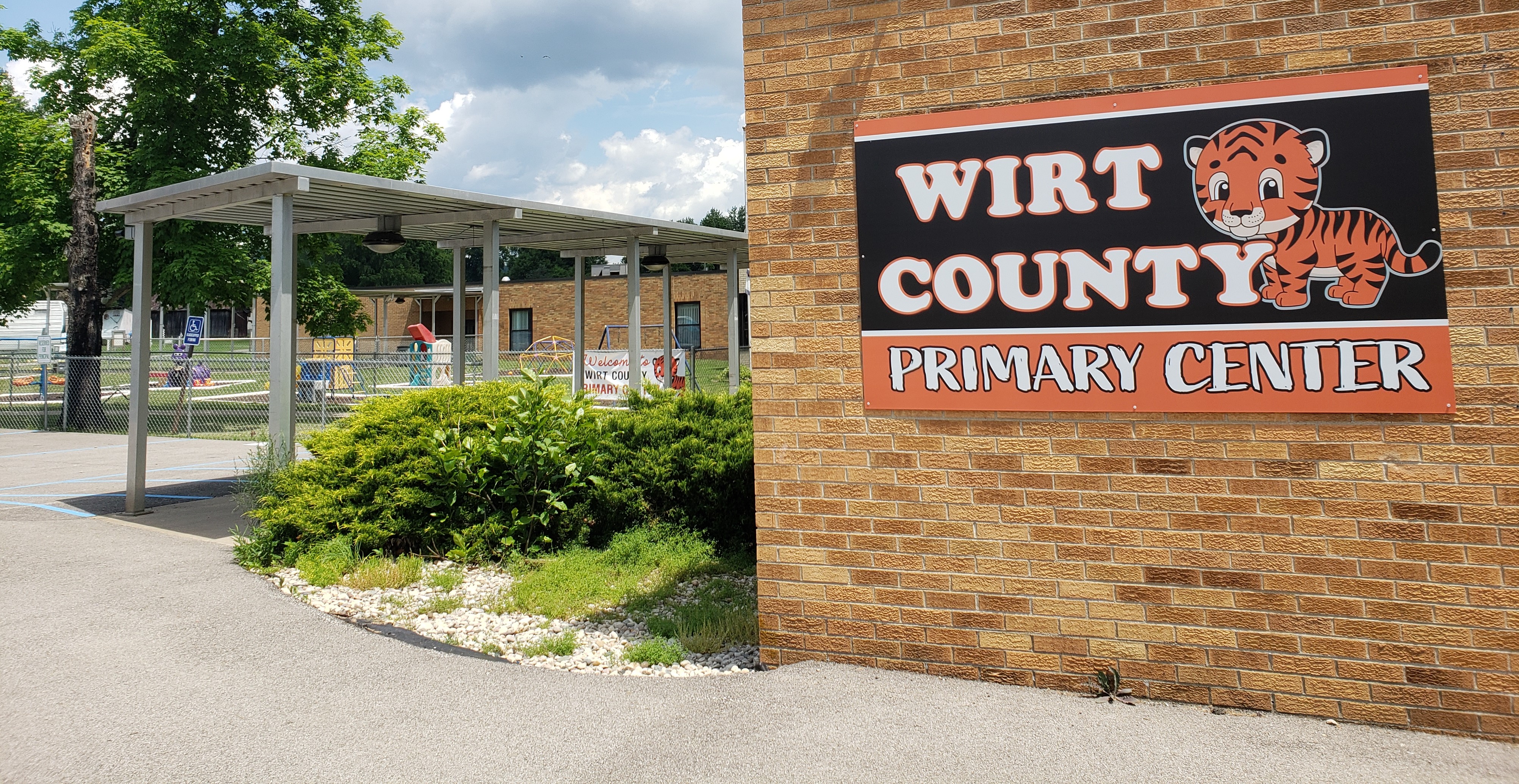 Photo of the front of the Wirt County Primary Center