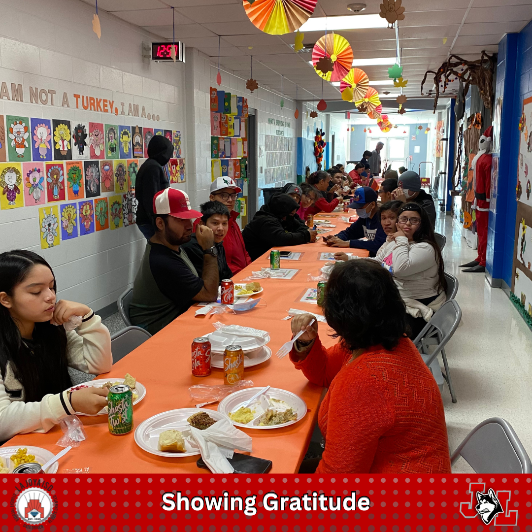 students having Thanksgiving lunch