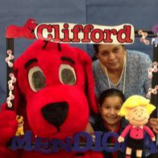 Clifford visited Mendiola Elementary Library during Grandparents Day Bingo