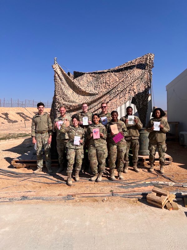 images of soldiers with valentine cards