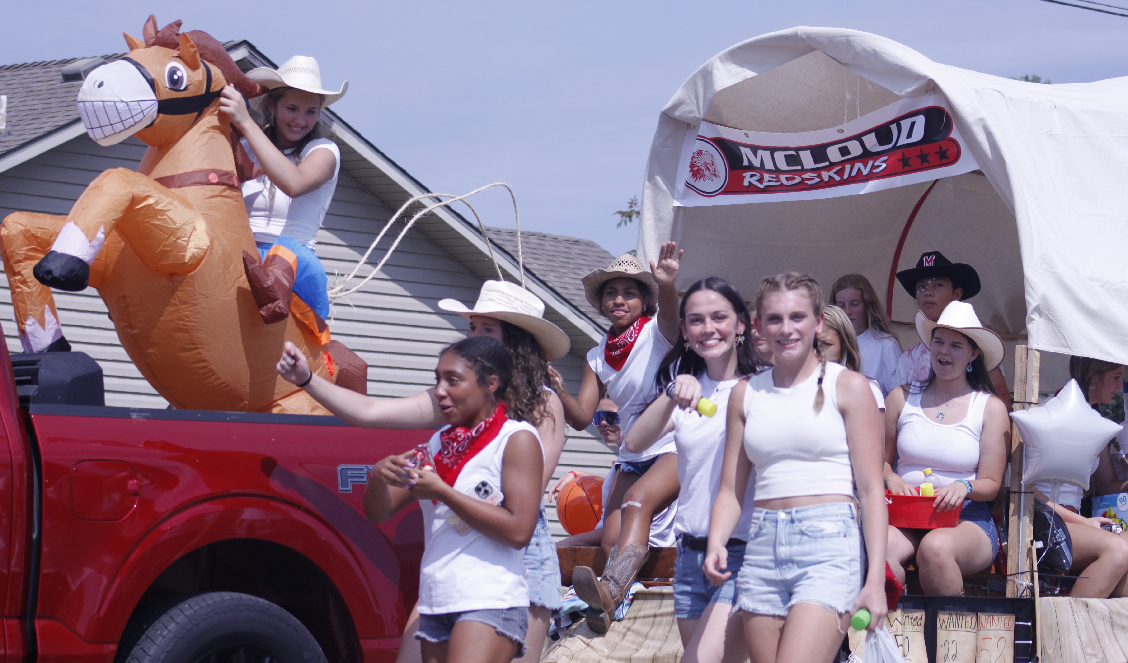 Parade 1