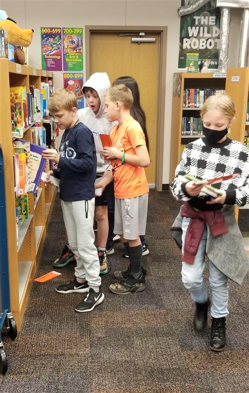 Library Media Sugar Creek Elementary School
