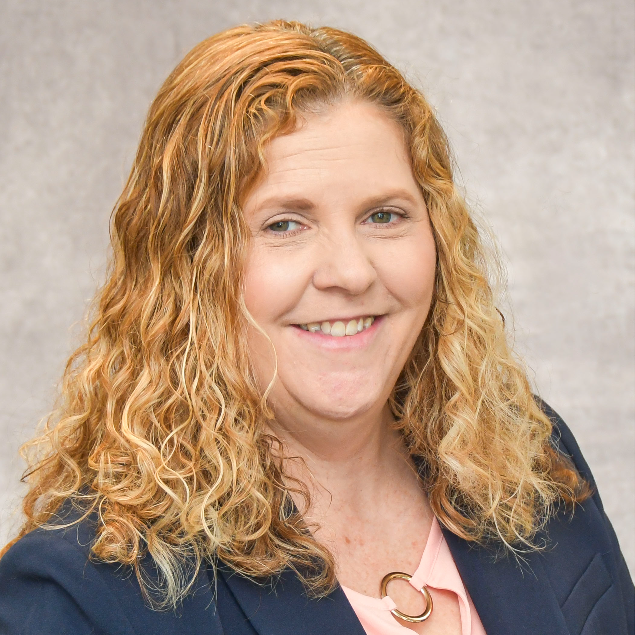 Lynn Holmes