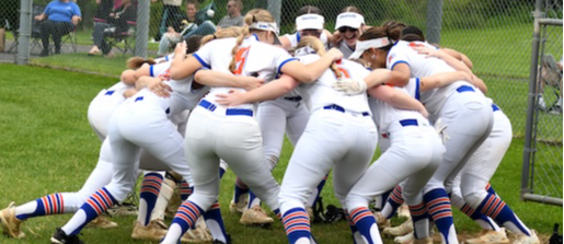 softball huddle