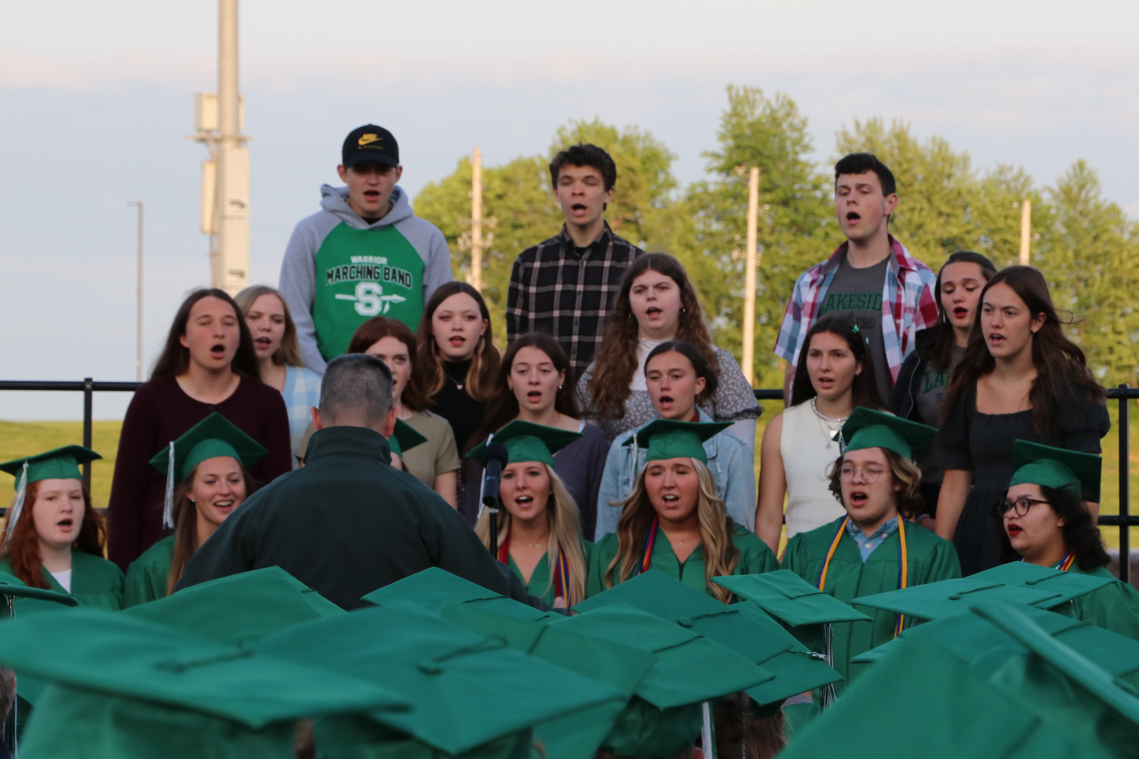 Lakeside singers perform at graduation