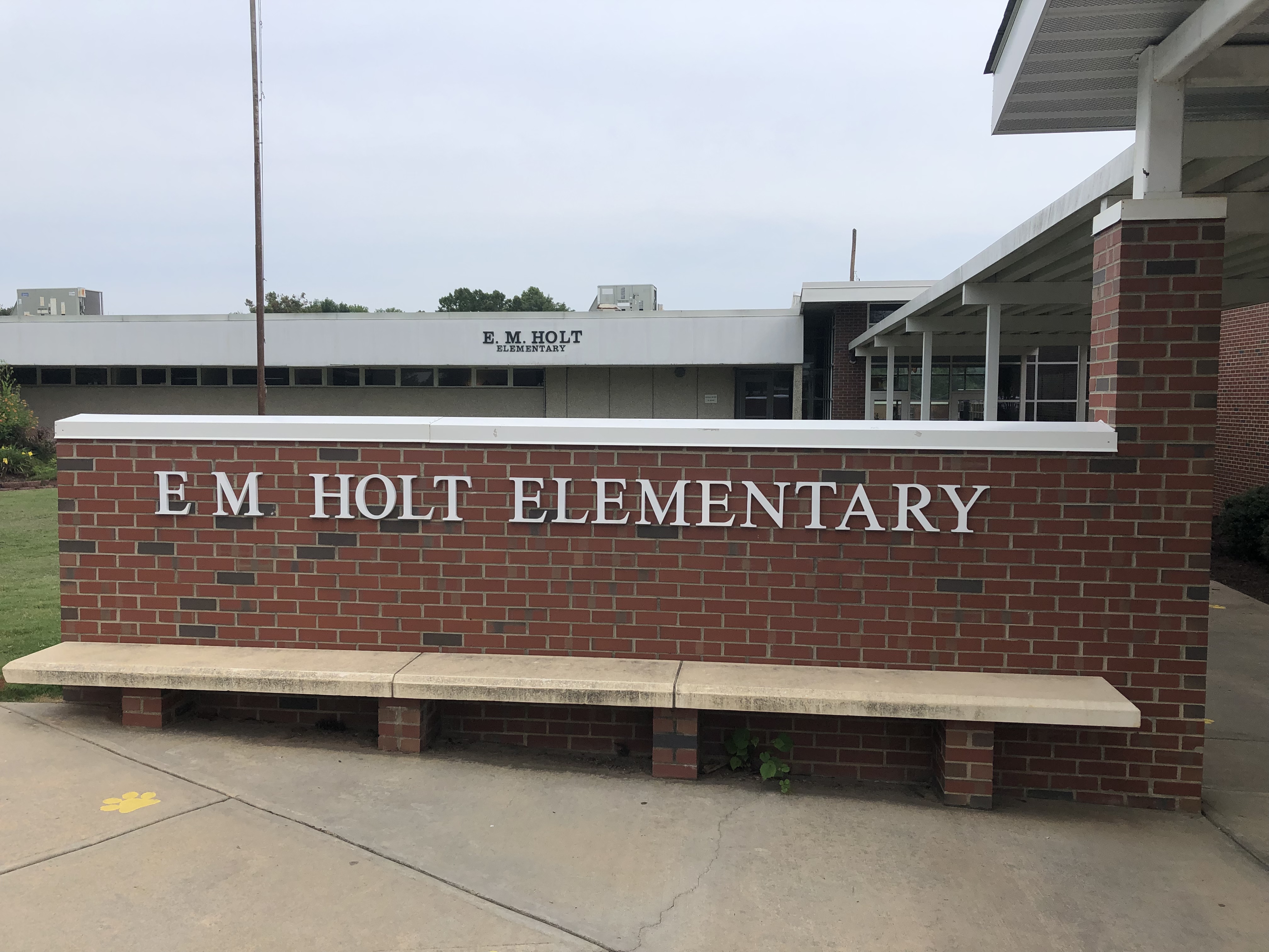 E.M. Holt Elementary School Sign