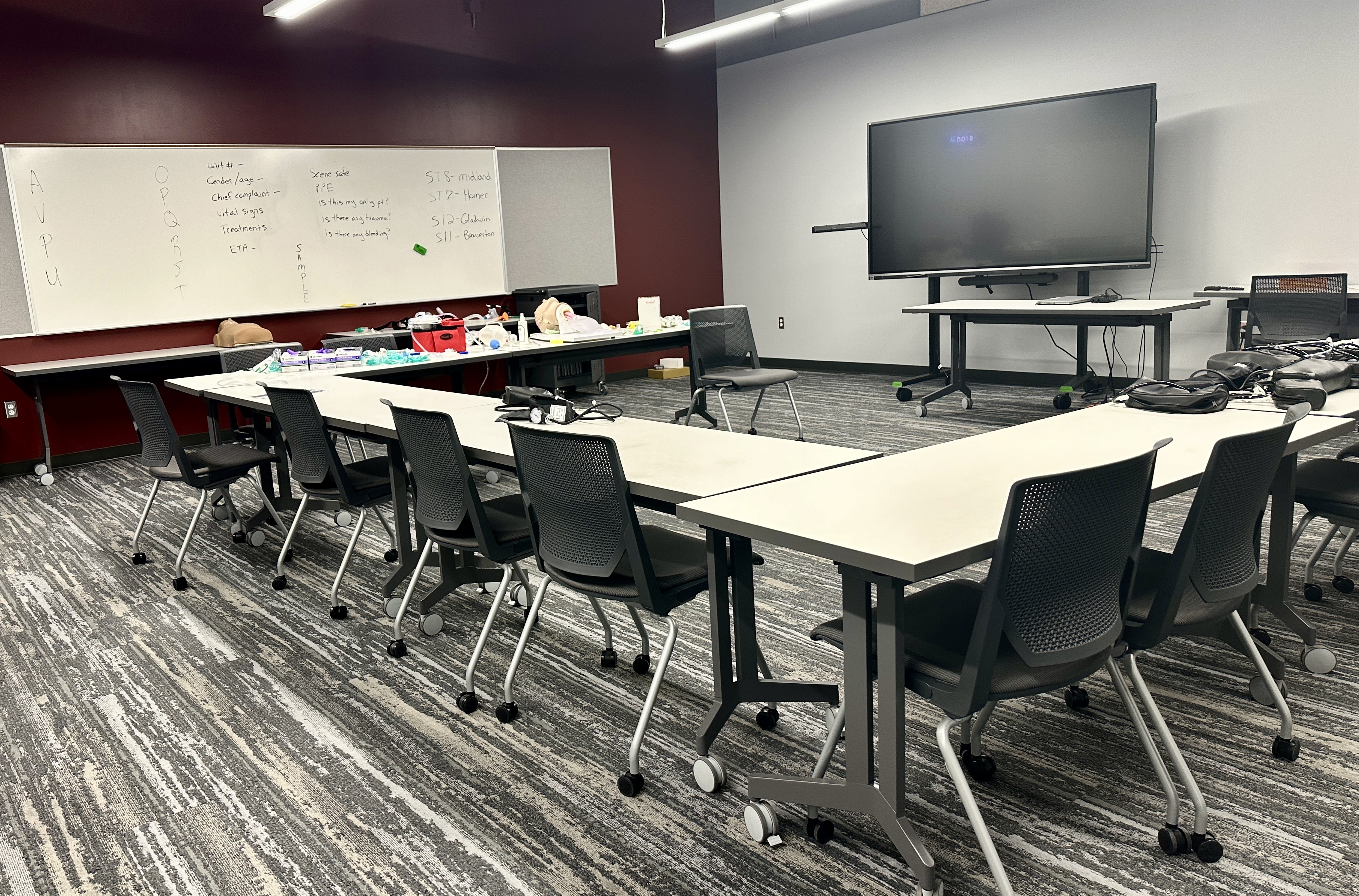 CTE Meeting Room 2 tables in U Shape