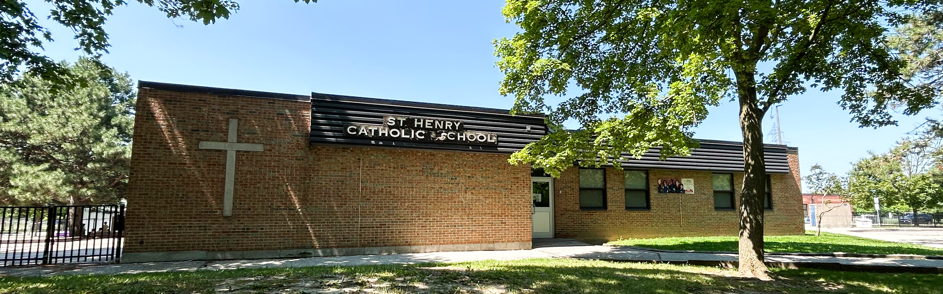 The front of the St. Henry Catholic School building.