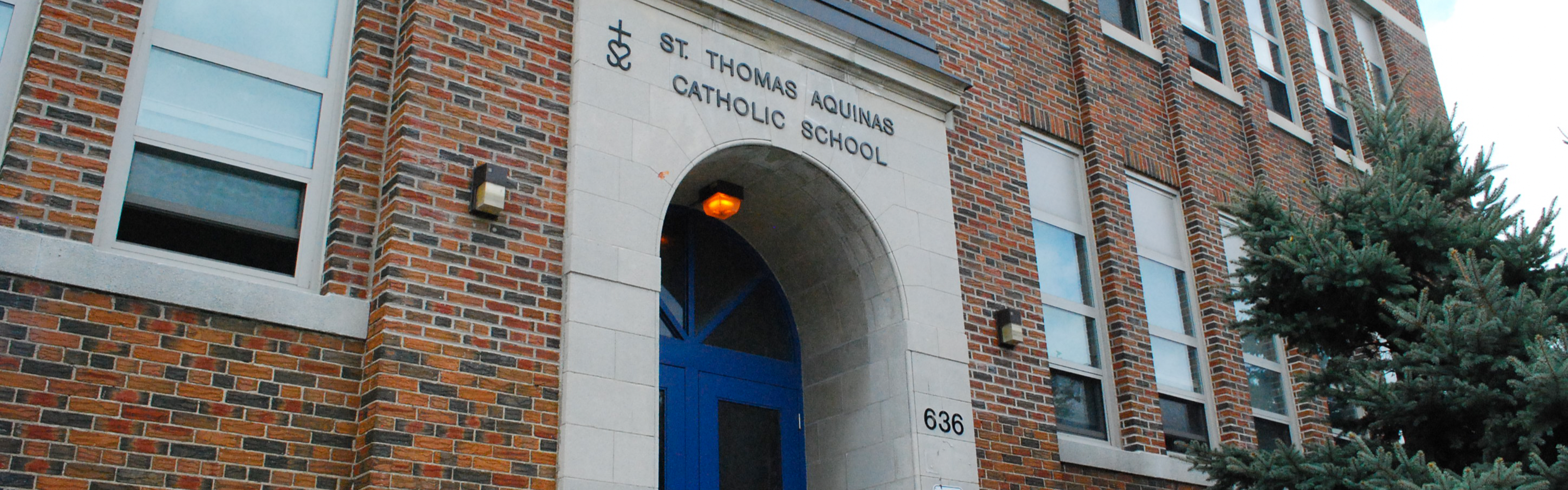 The front of the St. Thomas Aquinas Catholic School building.