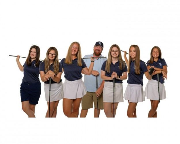 VC Hi-Liner Girls golf team with coach