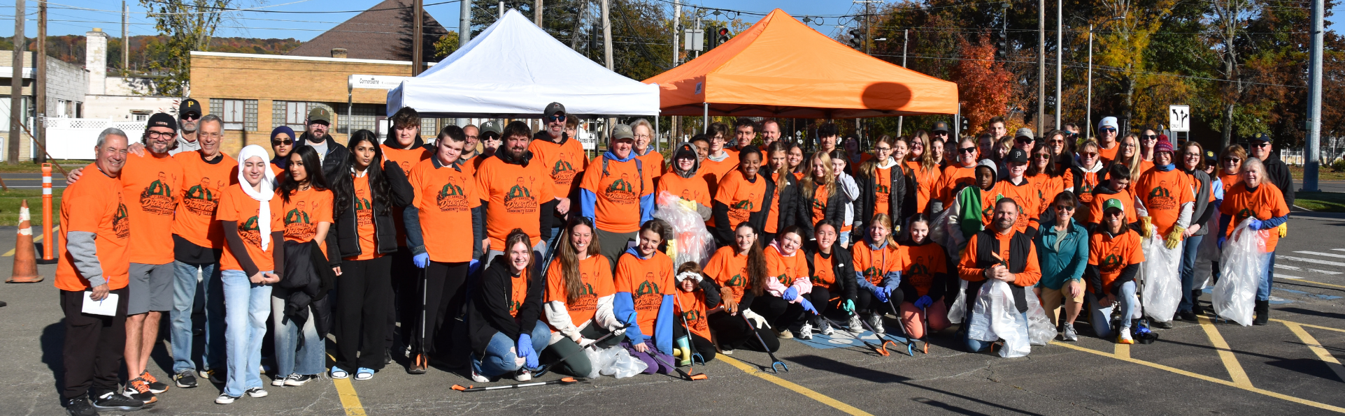 A group picture from the Dick Testa Community Cleanup