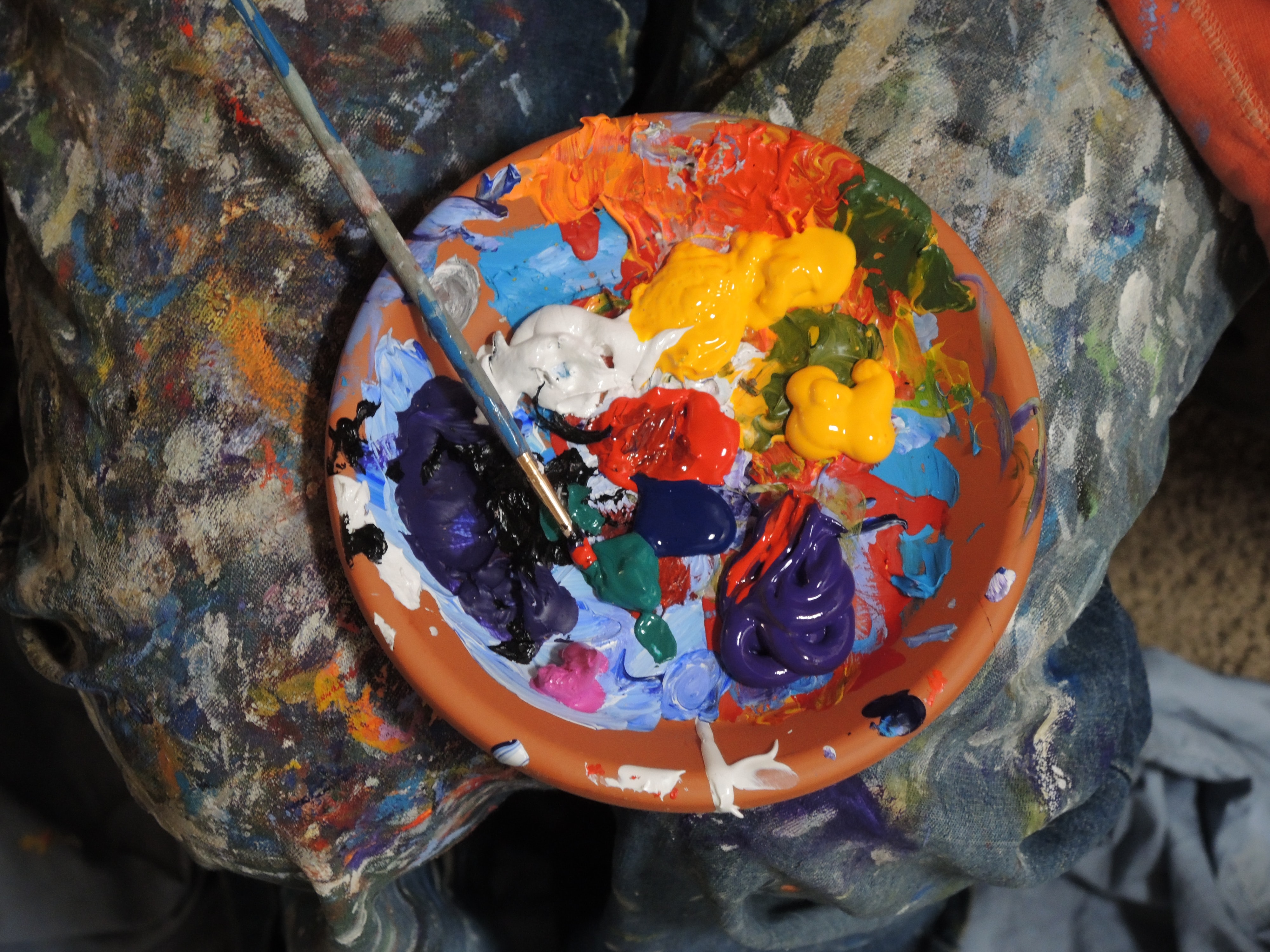 paint bowl with brush