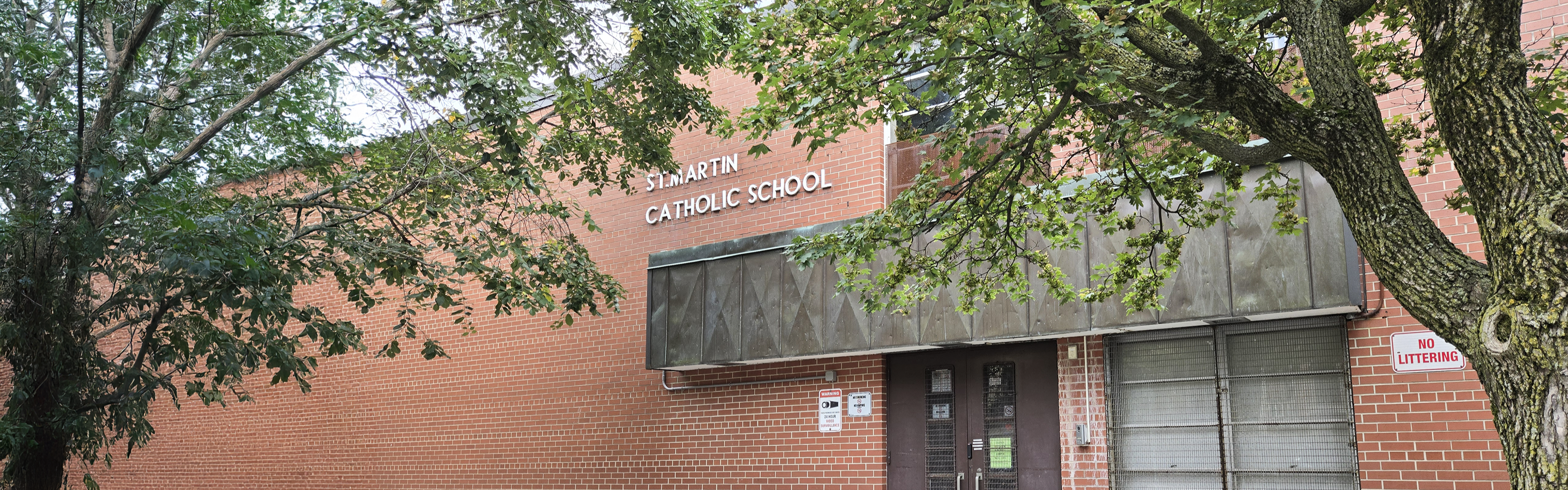 An image showing the front of the school building.