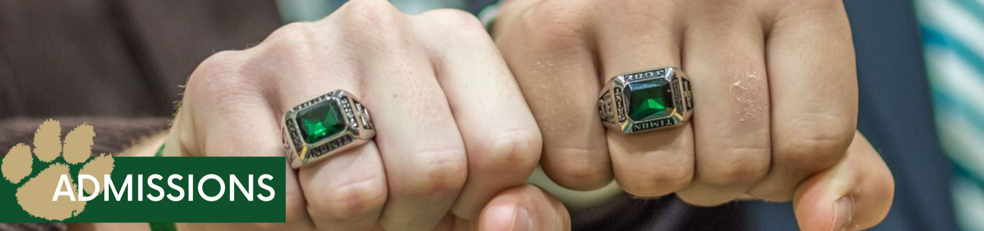 Student hands with senior rings