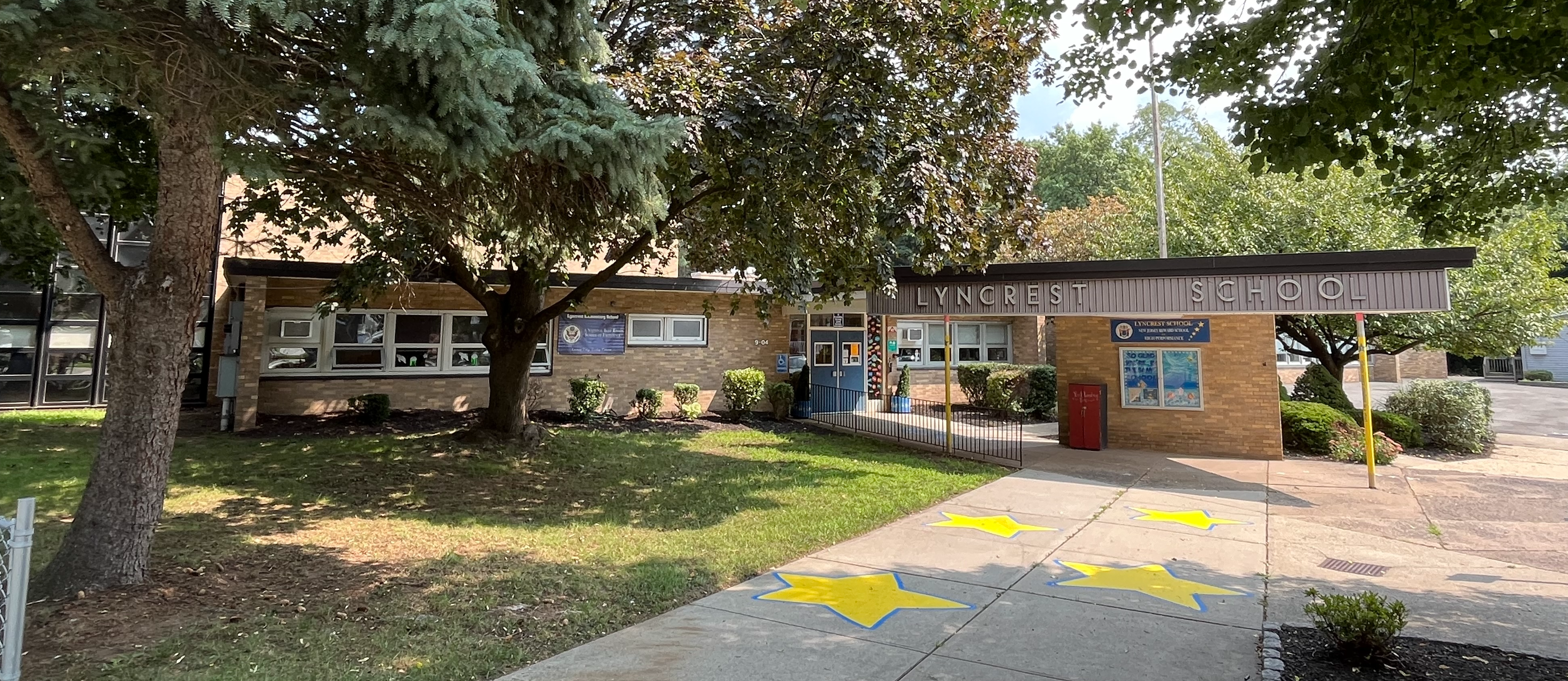 Lyncrest exterior
